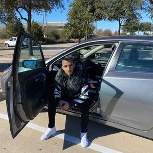 Meet your Posher, Mina